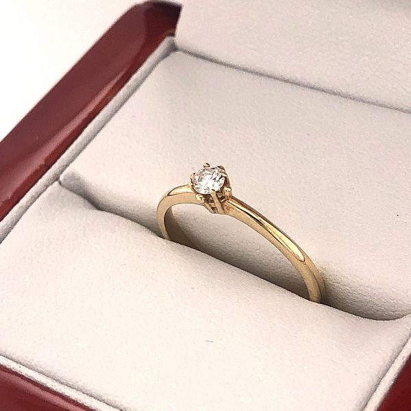 Sárga arany eljegyzési gyémánt gyűrű 0.125 ct