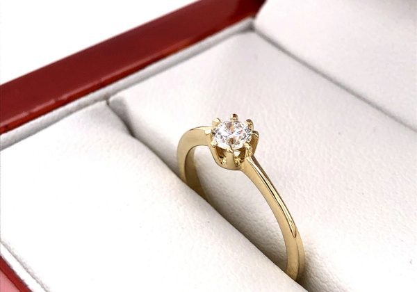 Fehér arany eljegyzési gyémánt gyűrű 0.26 ct.