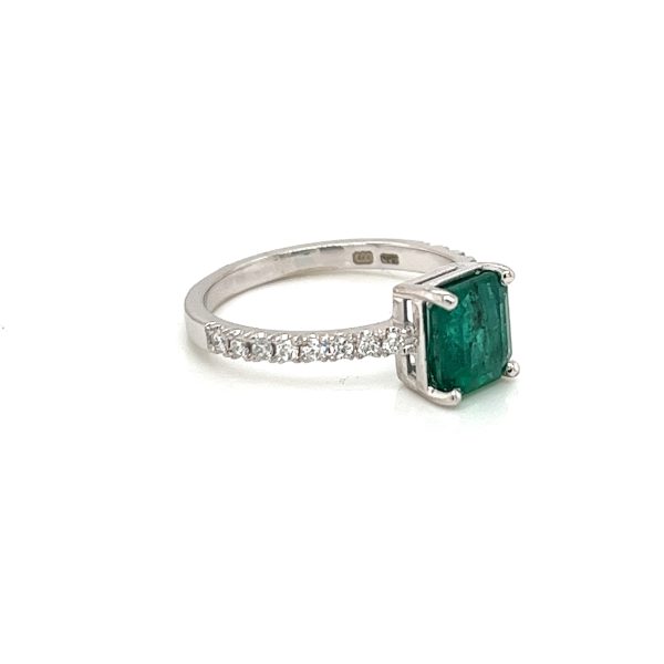 Eljegyzési gyémánt smaragd gyűrű 1.78 ct b